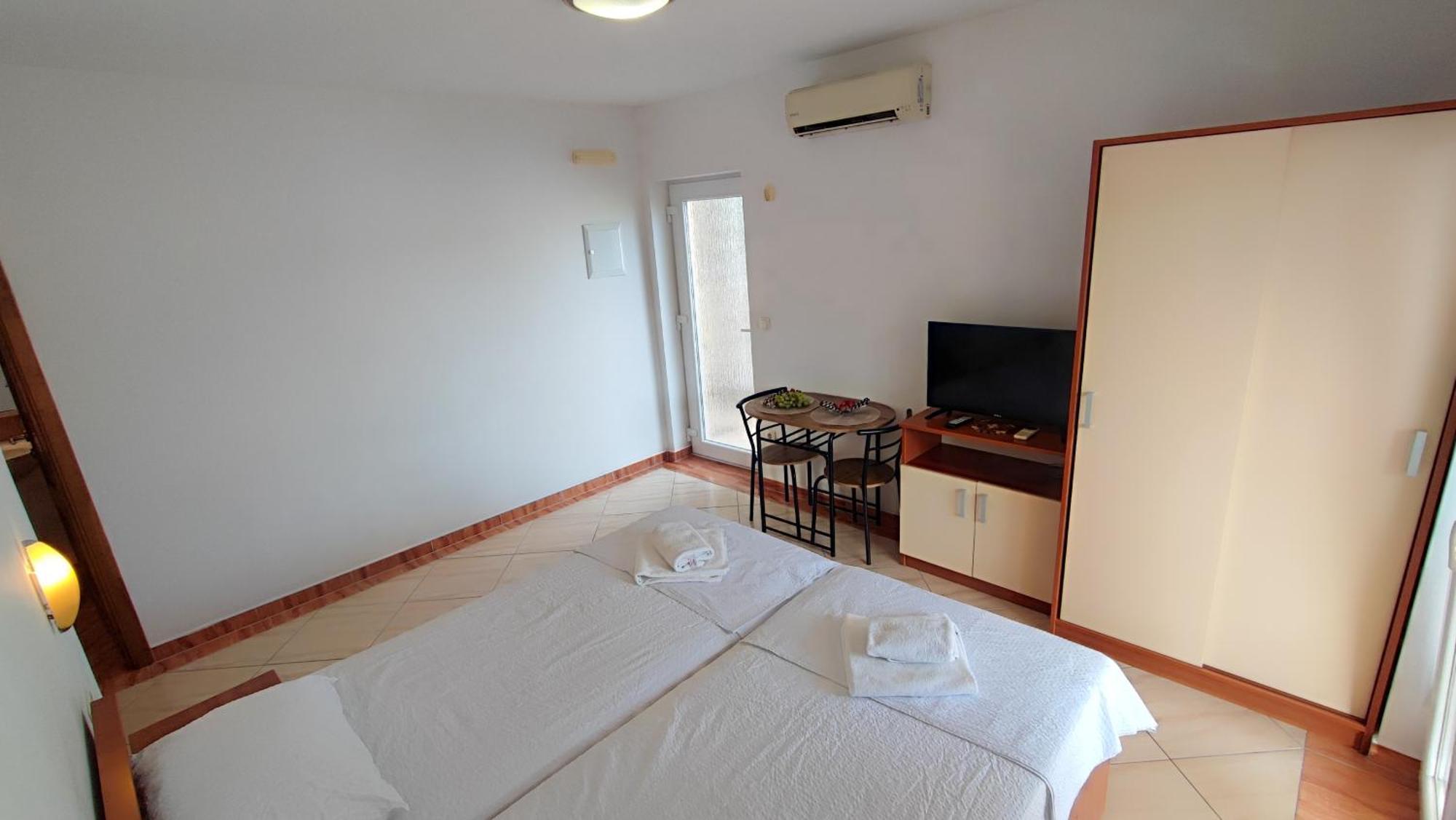Villa Penava, Private Beach, Pool And 7Min To Trogir Room photo